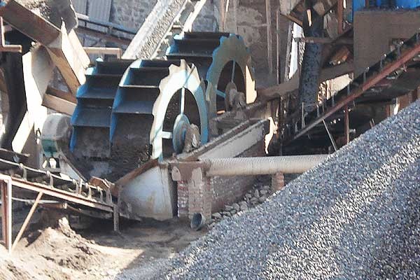 洗沙機在機制砂生產線中的應用 洗沙機在機制砂生產線中的應用.jpg
